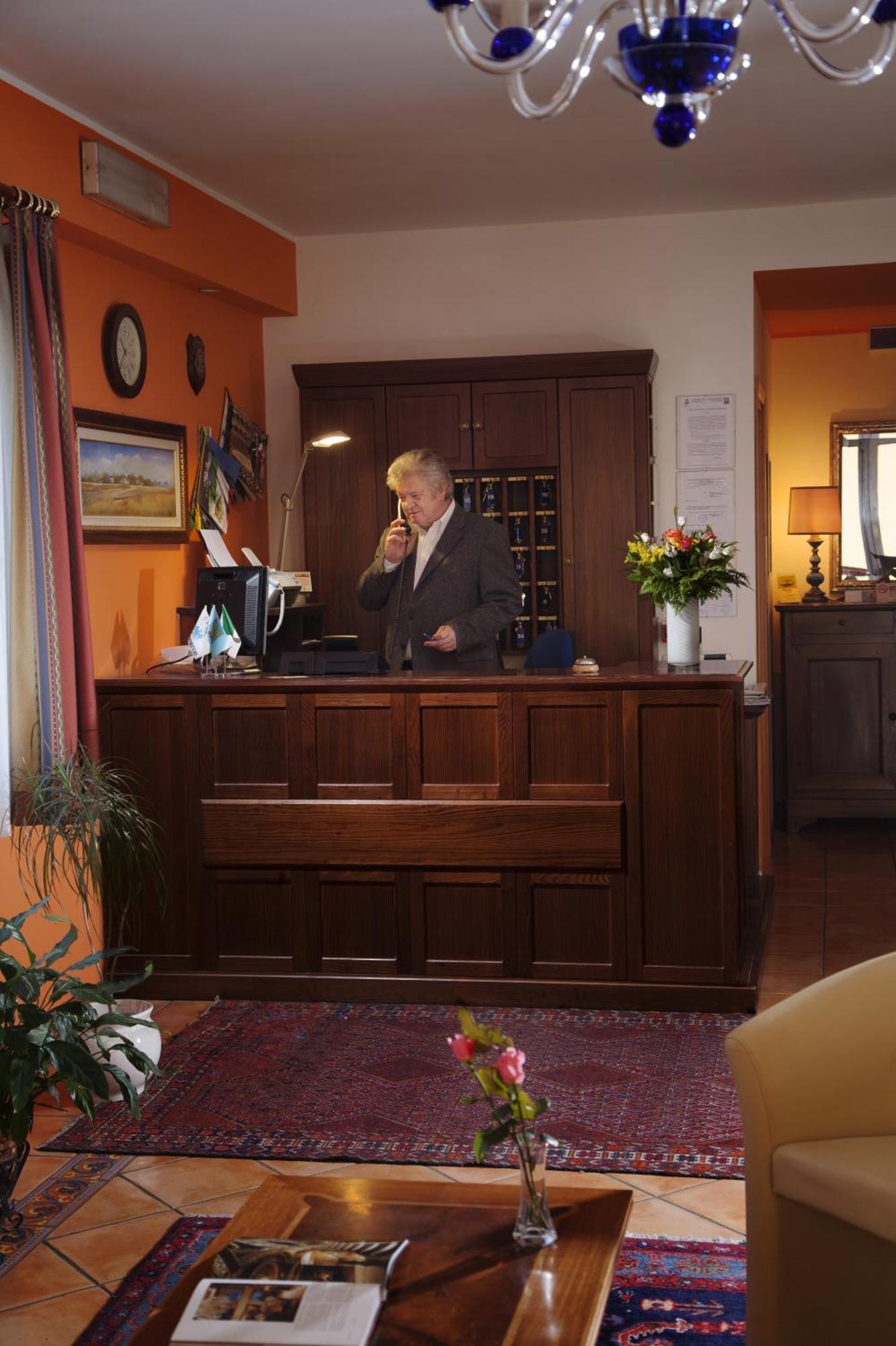 Hotel Naonis Cordenons エクステリア 写真