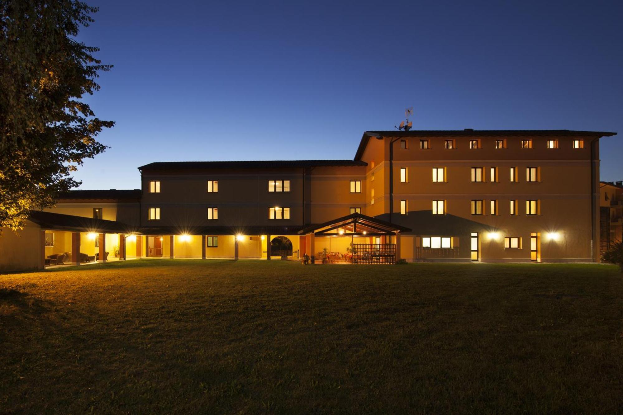 Hotel Naonis Cordenons エクステリア 写真