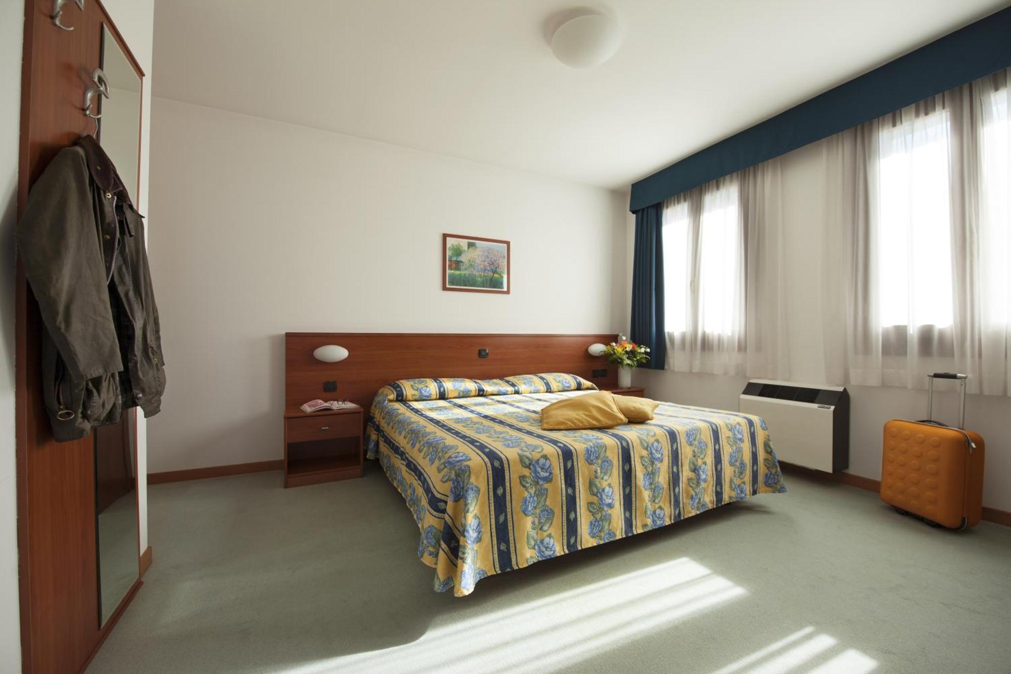 Hotel Naonis Cordenons エクステリア 写真