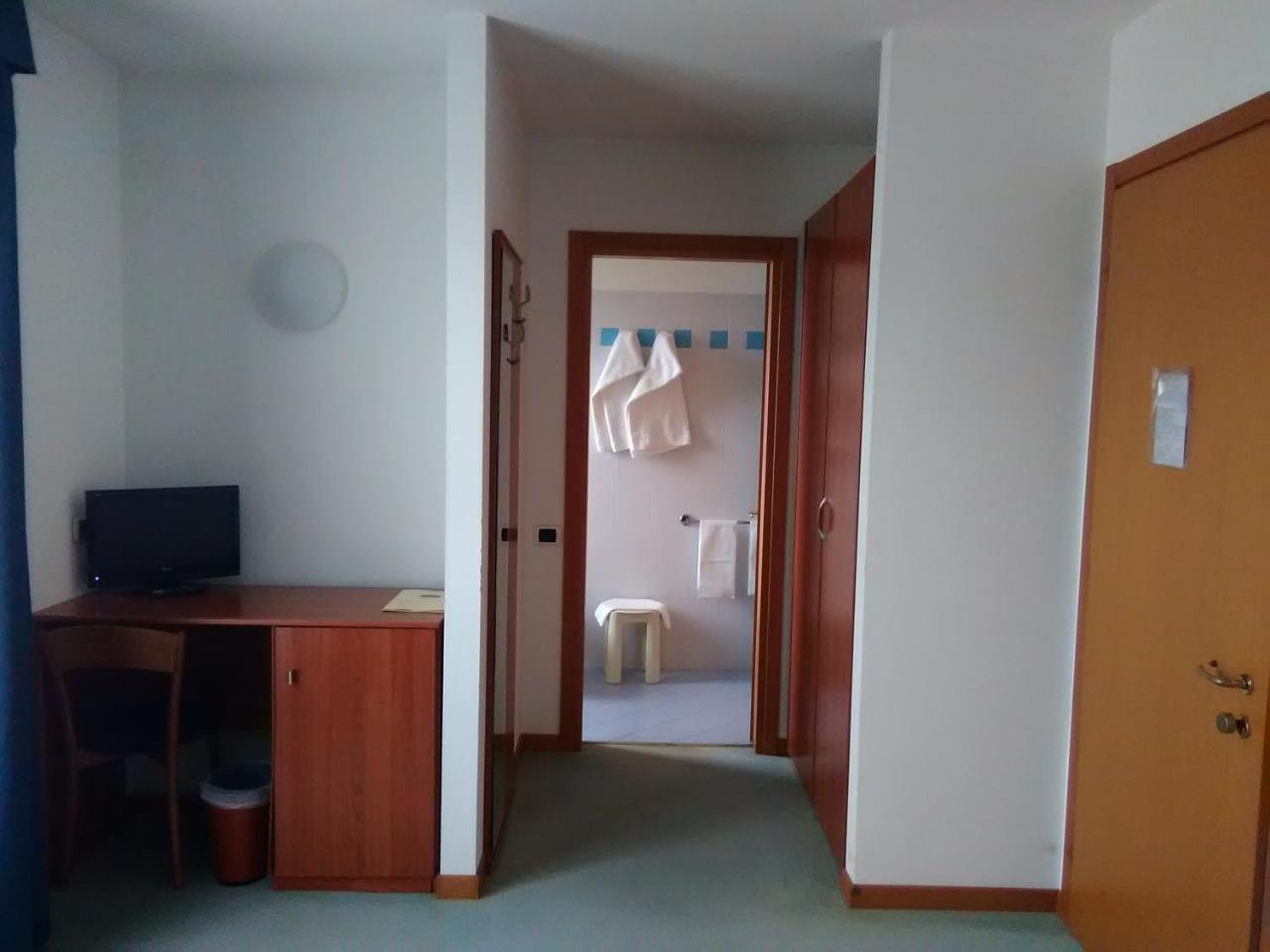 Hotel Naonis Cordenons エクステリア 写真